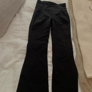 Lululemon Groove Pant Flare Super High-Rise 
yoga